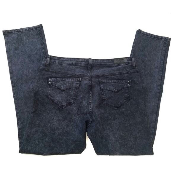 Soho Babe | Dark Acid Wash Studded Jeans - Picture 2 of 6